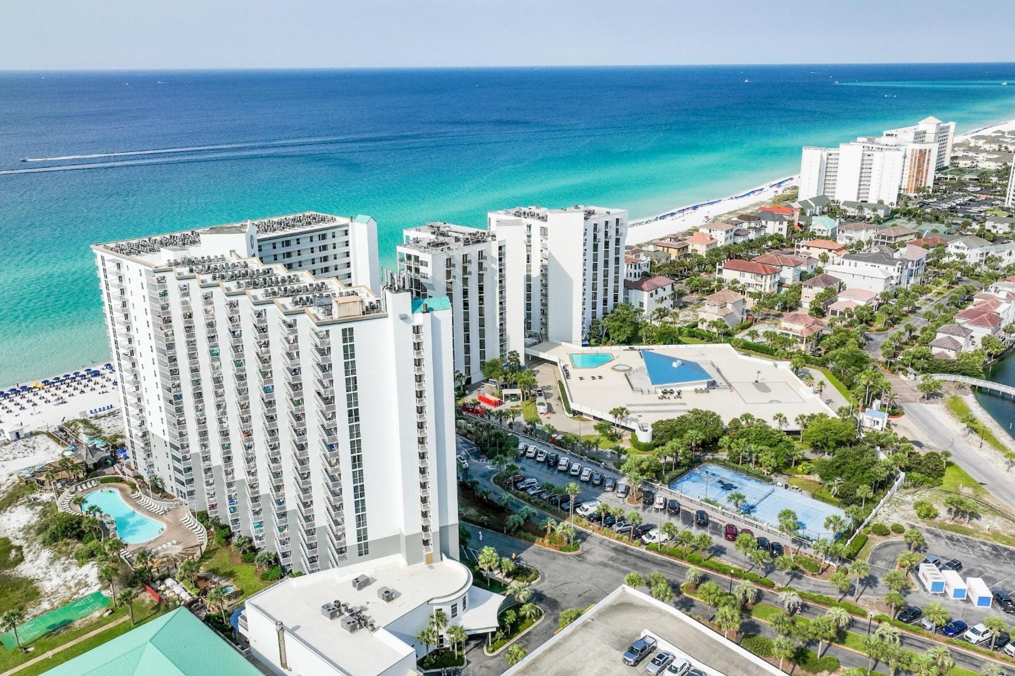 Pelican Beach Resort By Tufan Destin Bagian luar foto